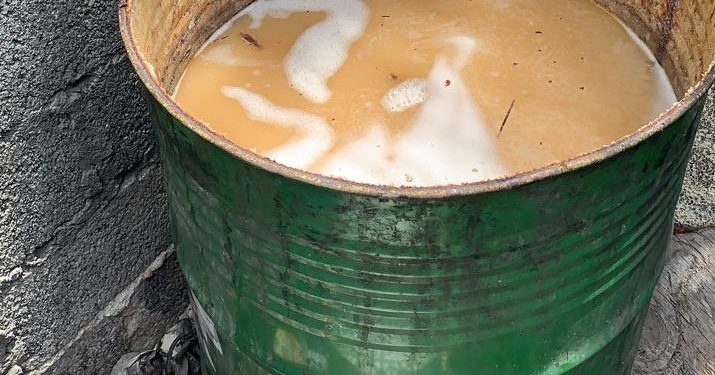 Autoridades apresan siete por elaboración ron adulterado