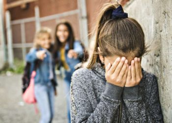 Educación llama evitar acoso dentro y fuera de aulas