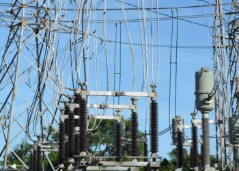 Abinader favorece Edes sean administradas por sector privado