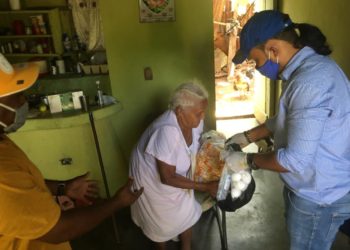 Regidor destina salarios entregar alimentos familias pobres municipio Pedro Brand