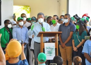 Leonel: «La democracia no es un mercado persa donde se comercializa la conciencia por salchichón»