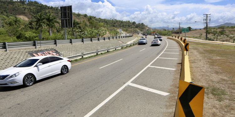 Danilo Medina entrega carretera Navarrete-Puerto Plata y otras seis obras viales