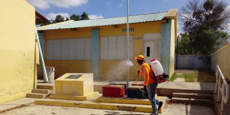 Educación inicia desinfección escuelas fueron utilizadas como colegios electorales