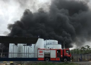 Incendio destruye empresa Envases Mundial en Haina