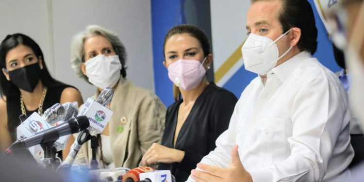PRM firma acuerdo fundación sostenibilidad 3R y Alpha Inversiones reciclar vallas