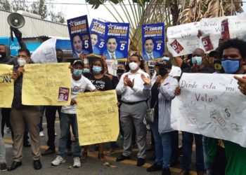 Candidatos reclaman reconteo votos Junta Electoral DN