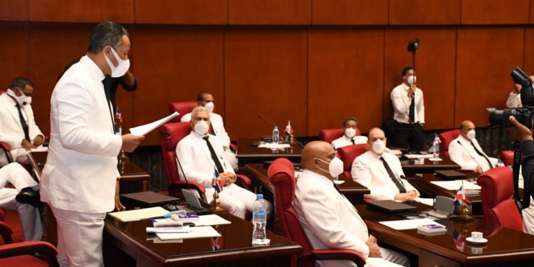 Fuerza del Pueblo presenta bloques legislativos como segunda fuerza del Senado y tercera CD