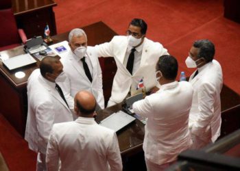 Senadores Dionis y Félix abandonan PLD