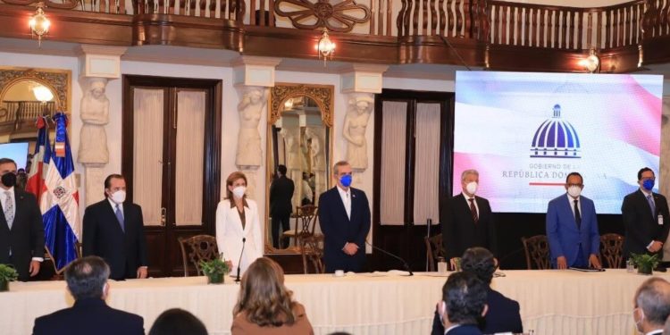 Presidente Abinader resalta alianzas público-privadas