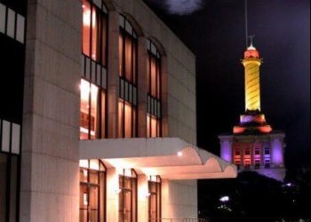 Presidente Abinader deplora deterioro Gran Teatro del Cibao