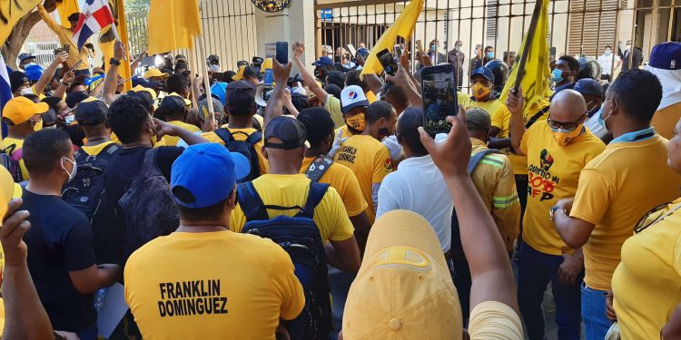 CNTD censura amenaza grupo demanda 30% ahorros AFP