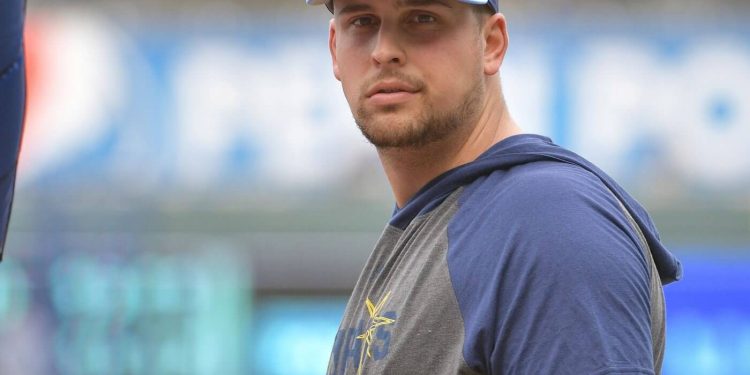 Escogido anuncia inicialista Nate Lowe