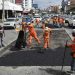 Brigadas Obras Públicas reacondicionan asfaltado avenida 27 de Febrero