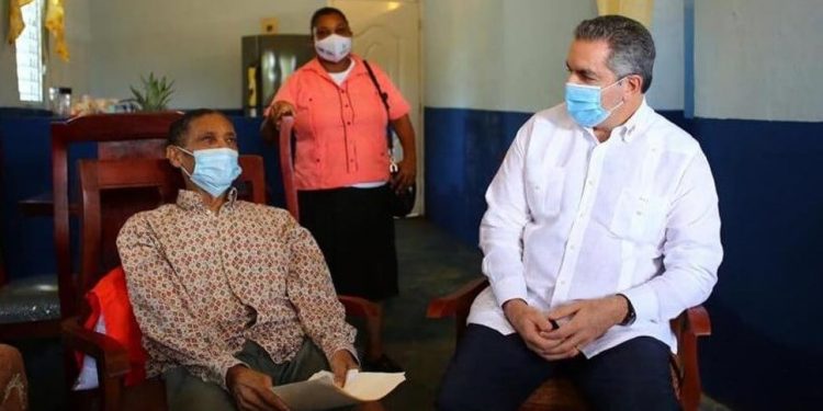 Obrero cañero no vidente recibe casa