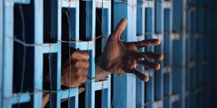 Condenan 20 años dos hombres violaron hermana menor de edad