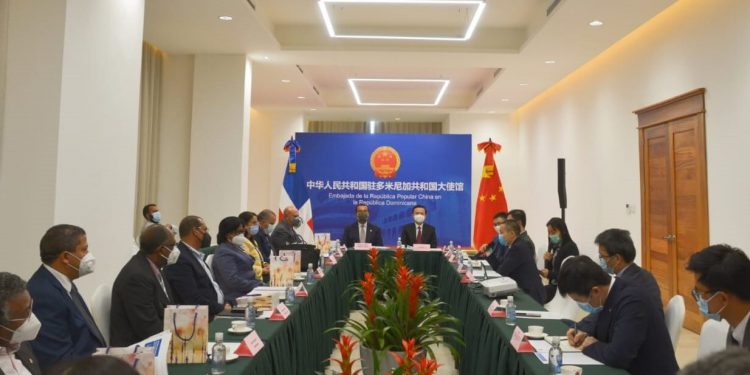 Senadores se reúnen embajador China explorar posibilidades nuevas inversiones
