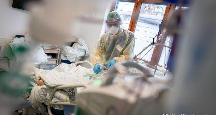 Alemania registra 590 muertes por coronavirus en 24 horas