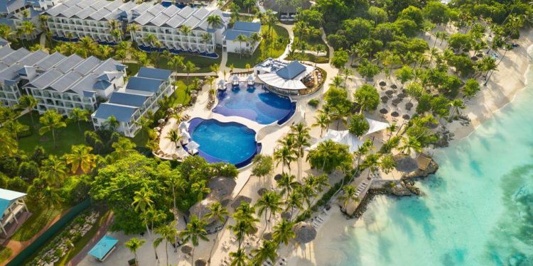 Presidente Abinader inaugura complejo turístico Hilton