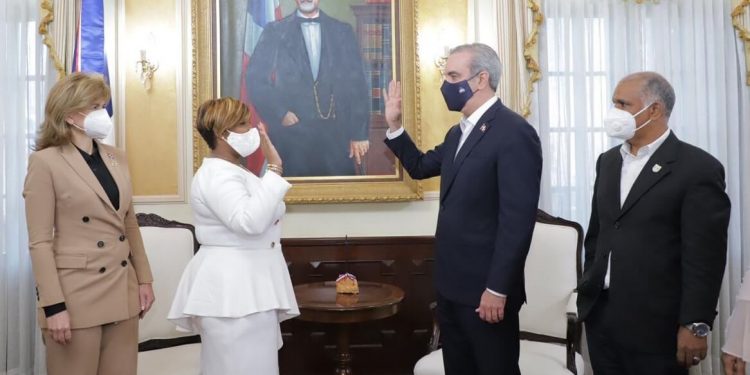 Presidente Abinader juramenta nueva ministra Juventud