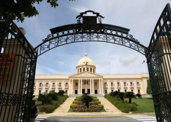 Gobierno entrega RD$128 millones para obras en Monte Plata, Hato Mayor y Azua