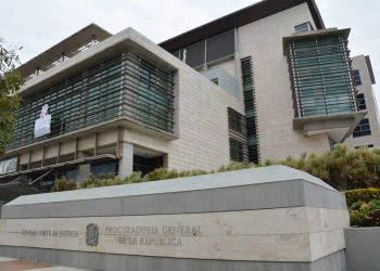 Jefa Ministerio Público recibe ministro Energía y Minas