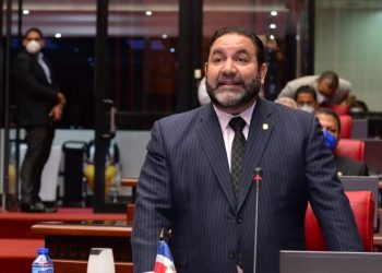 Senador inaugura Oficina Senatorial La Vega