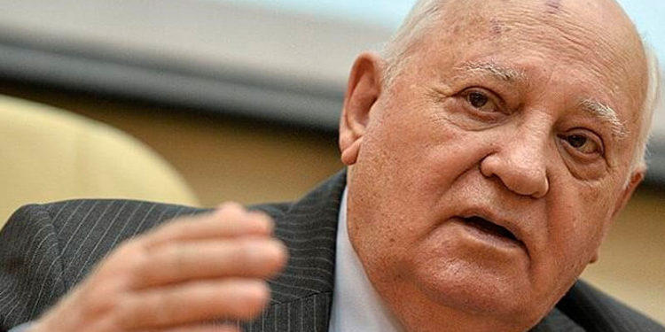 Gorbachov: «Rusia y EEUU deben renovar pacto reducción de armas nucleares»