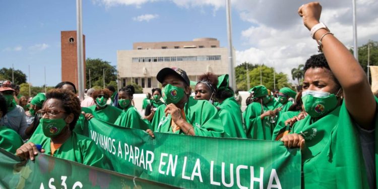 Organizaciones al presidente Abinader: «Las vidas y salud de niñas y mujeres no pueden esperar más»