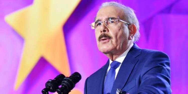 Miembro CC propondrá Danilo Medina asuma presidencia PLD