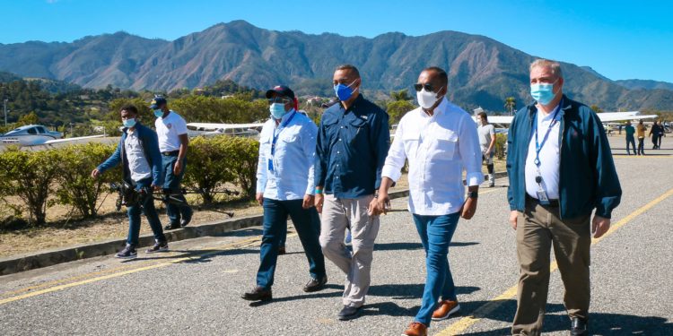 Víctor Pichardo: «El Gobierno trabaja para convertir aeropuerto Constanza en Centro aéreo de exportación agrícola