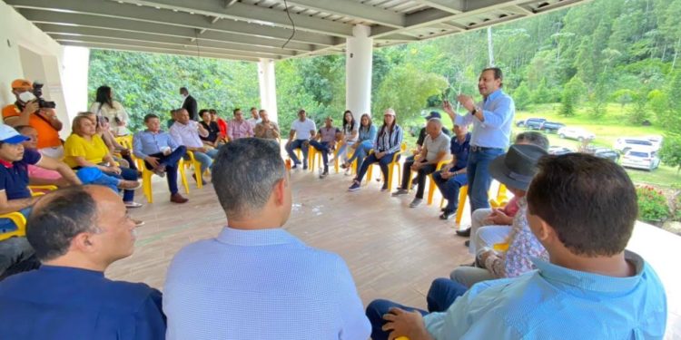 Aspirante presidencial llama peledeístas escoger candidato garantice retorno PLD al poder