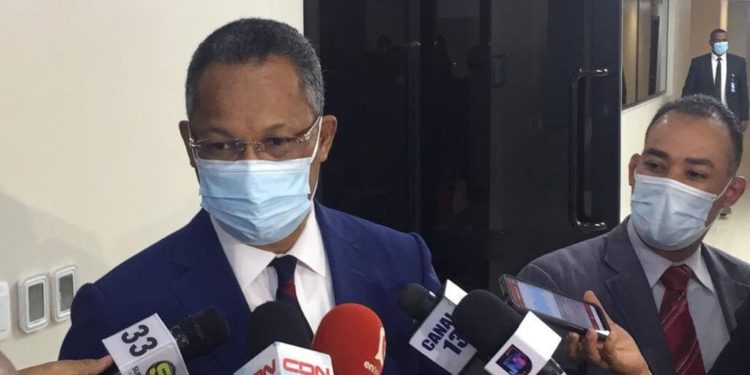 Senador plantea plebiscito zanjar disenso tres causales