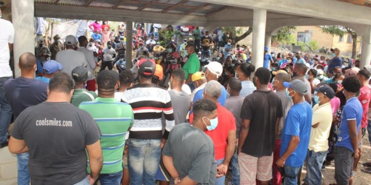 Egehid escucha demandas moradores comunidad de Mucha Agua en San Cristóbal