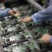 Gobierno firma acuerdo ensamblaje dispositivos tecnológicos