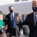 EEUU: Presidente Biden tropieza subiendo escaleras Air Force One