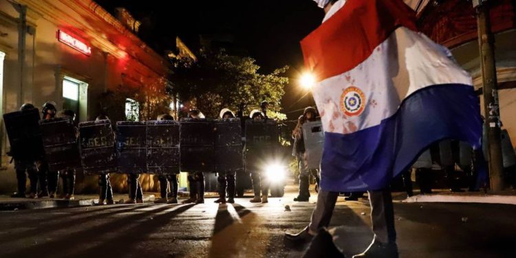 Oposición exige renuncia presidente Paraguay