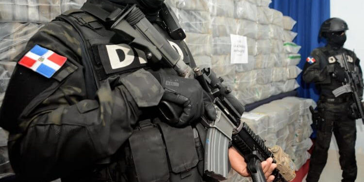 DNCD y Fuerzas Armadas de Antillas Francesas refuerzas acciones contra narcotráfico