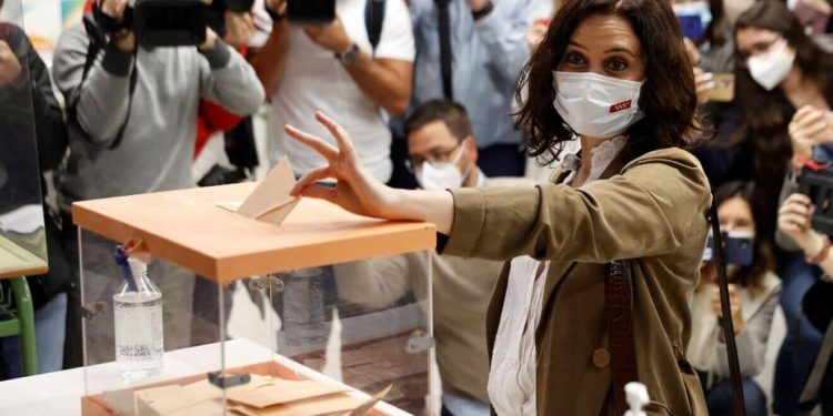 España: El PP arrasa en elecciones regionales