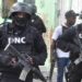 Ocupan 26 pacas marihuana escondidas en camioneta