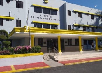 Médicos concluyen especialidades en Hospital Salvador B. Gautier