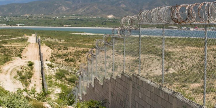 Gobierno cierra frontera por asesinato presidente haitiano