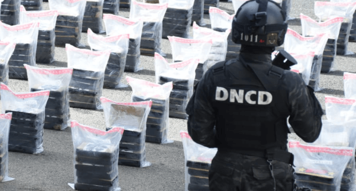 Apresan venezolanos con alijo 540 paquetes cocaína