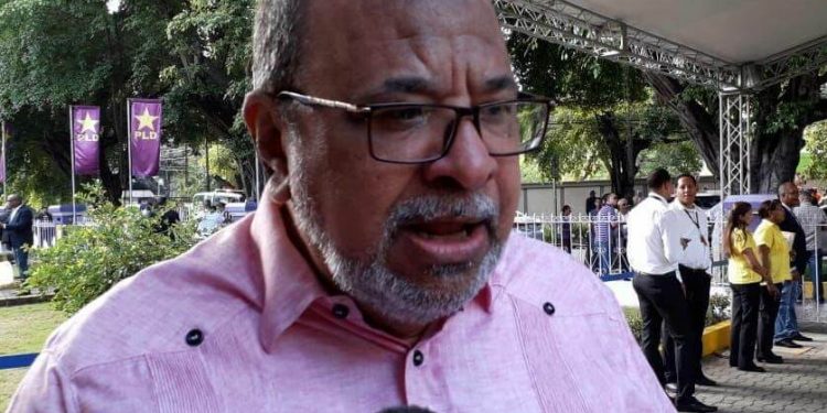 Héctor Olivo renuncia secretaría comunicaciones PLD