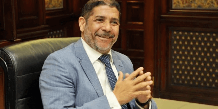 Ministro Agricultura trata contrato préstamo con miembros Comisión Hacienda CD