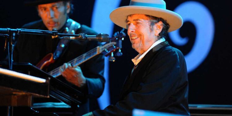 Acusan Bob Dylan haber abusado sexualmente menor en 1965