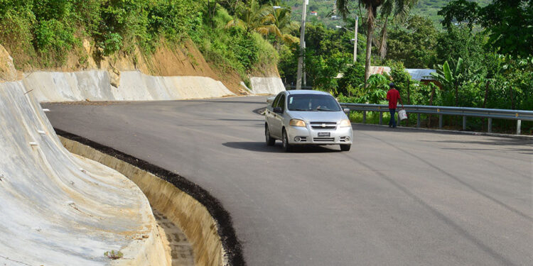 Presidente Abinader inaugura carretera turística Gregorio Luperón