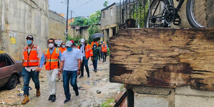 Defensa Civil garantiza asistencia familias albergadas