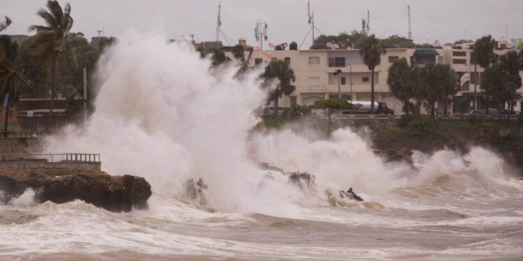 24 provincias en alerta por amenaza tormenta tropical