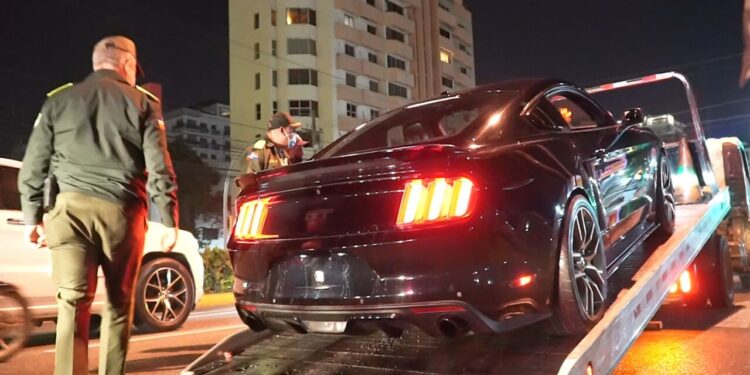DIGESETT retiene 28 vehículos de alta gama en operativo nocturno en Lincoln