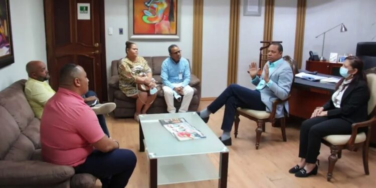 Comerciantes Moca entregarán Pro Consumidor medicinas puedan causar daños